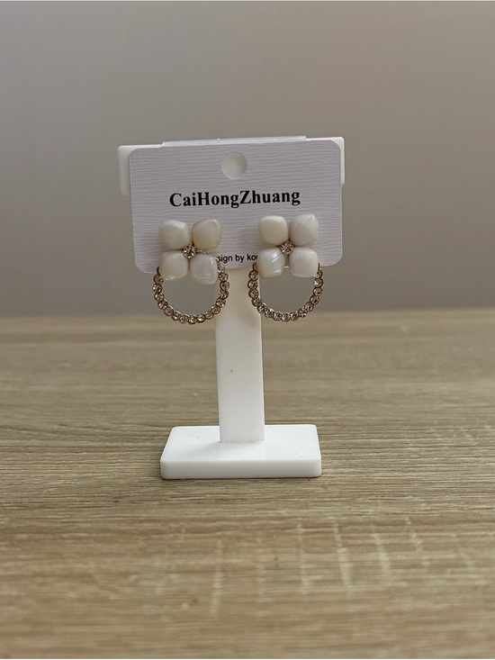 Unbranded Jewelry - White Flower Crystal Hoop Dangle Earrings NWT